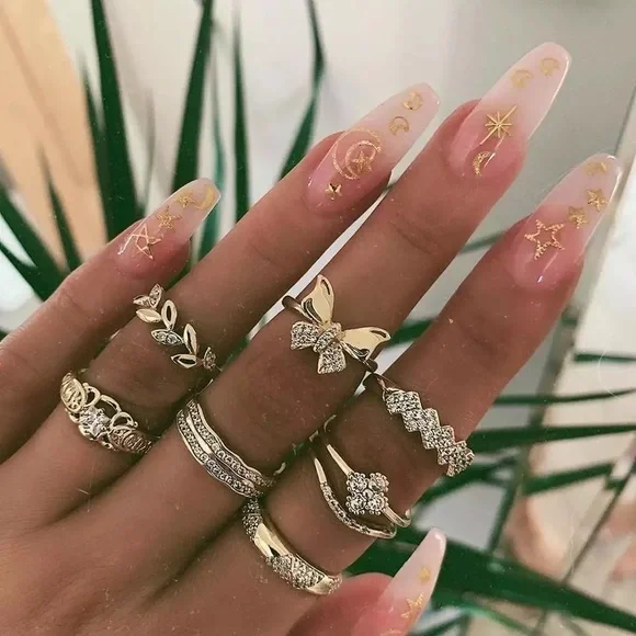 3/$30 💛 Boho Ring Set - Picture 1 of 5
